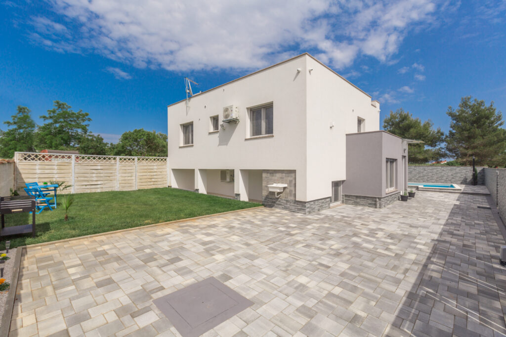 Other side of the villa.